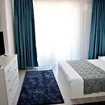 Apartment Turquoise By The Sea
