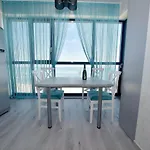 Apartment Turquoise By The Sea