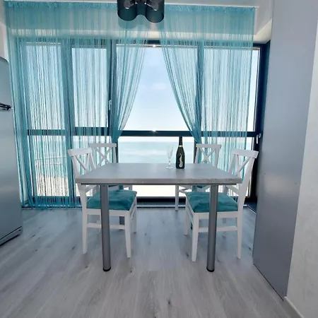 Apartment Turquoise By The Sea