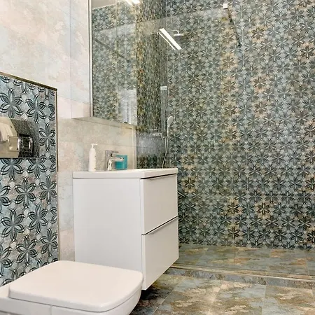 Turquoise By The Sea Apartment *